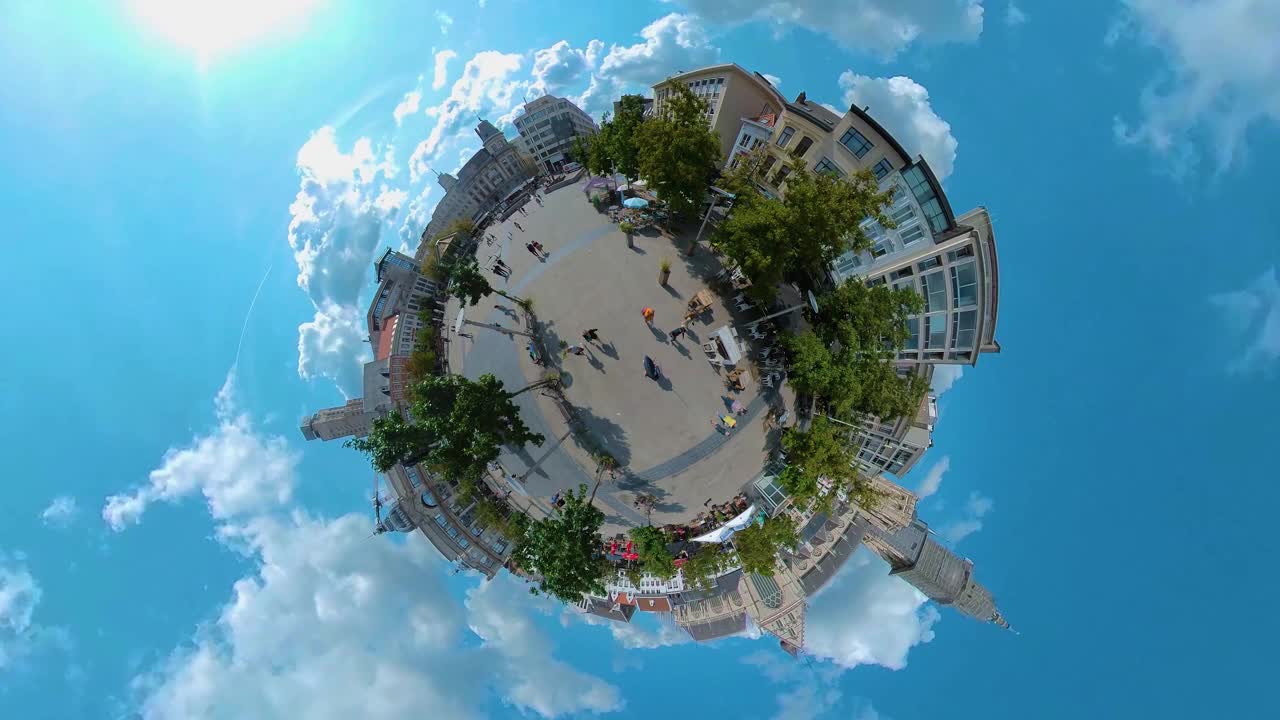 安特卫普小镇广场的小星球格式视频素材