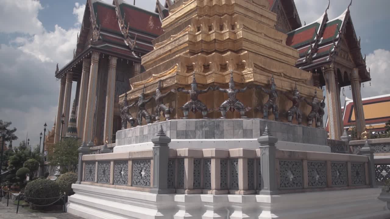 泰国曼谷的大皇宫寺庙。受欢迎的旅游目的地。视频素材