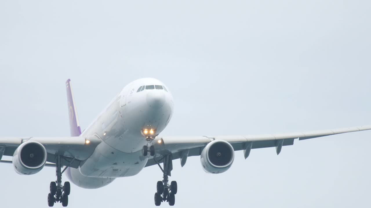 喷气式飞机降落，普吉岛机场视频下载