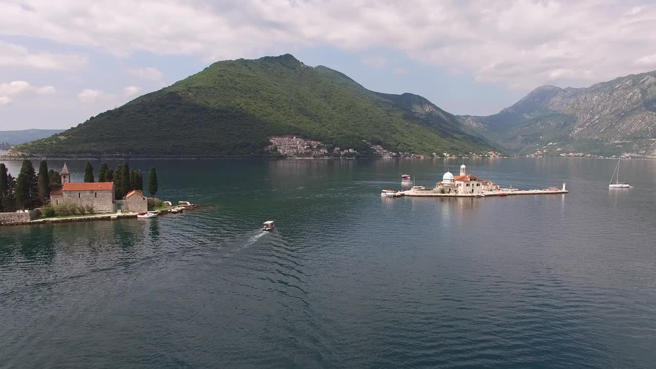 佩拉斯特附近海域小岛屿的全景图。黑山共和国视频素材