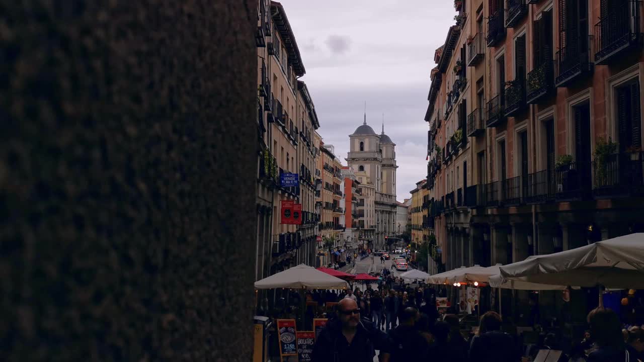 西班牙马德里，新冠疫情期间的市长广场和游客视频素材