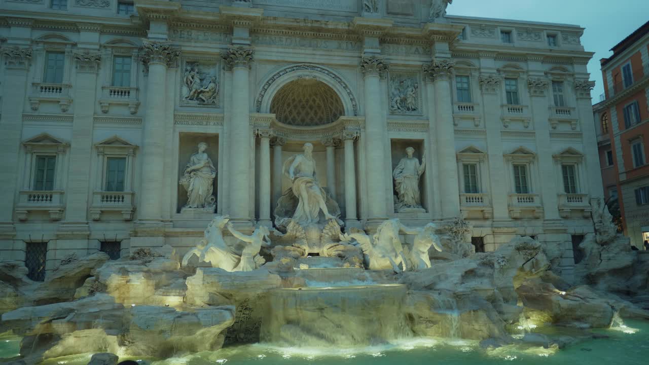 特莱维喷泉是罗马最美丽、最壮观的喷泉视频下载
