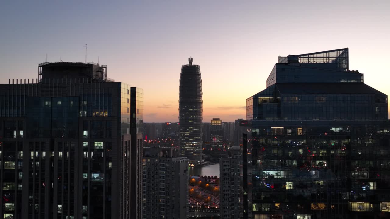 日落时分的郑州，中国河南省视频素材