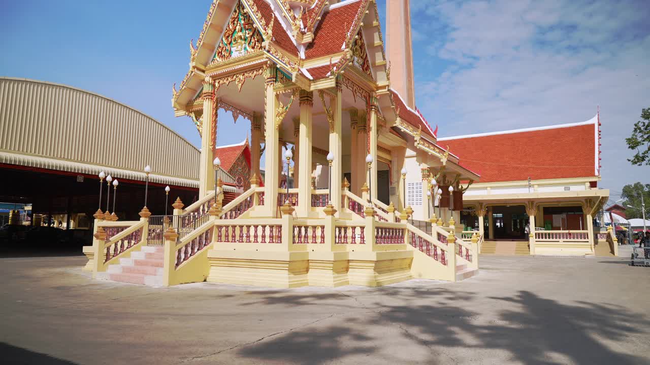 泰国和平佛教寺庙的火葬场视频下载
