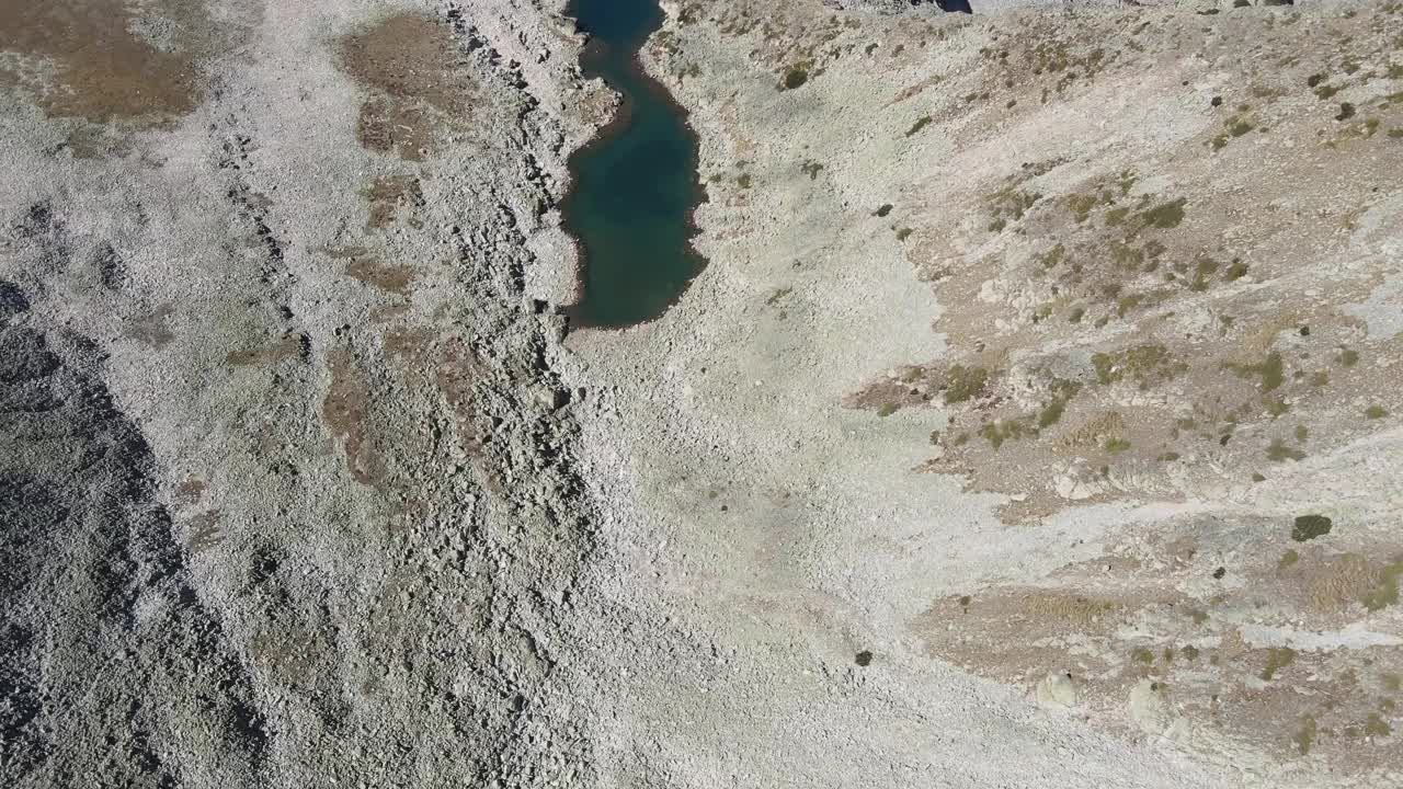 鸟瞰加济峰和湖，庇林山，保加利亚视频素材