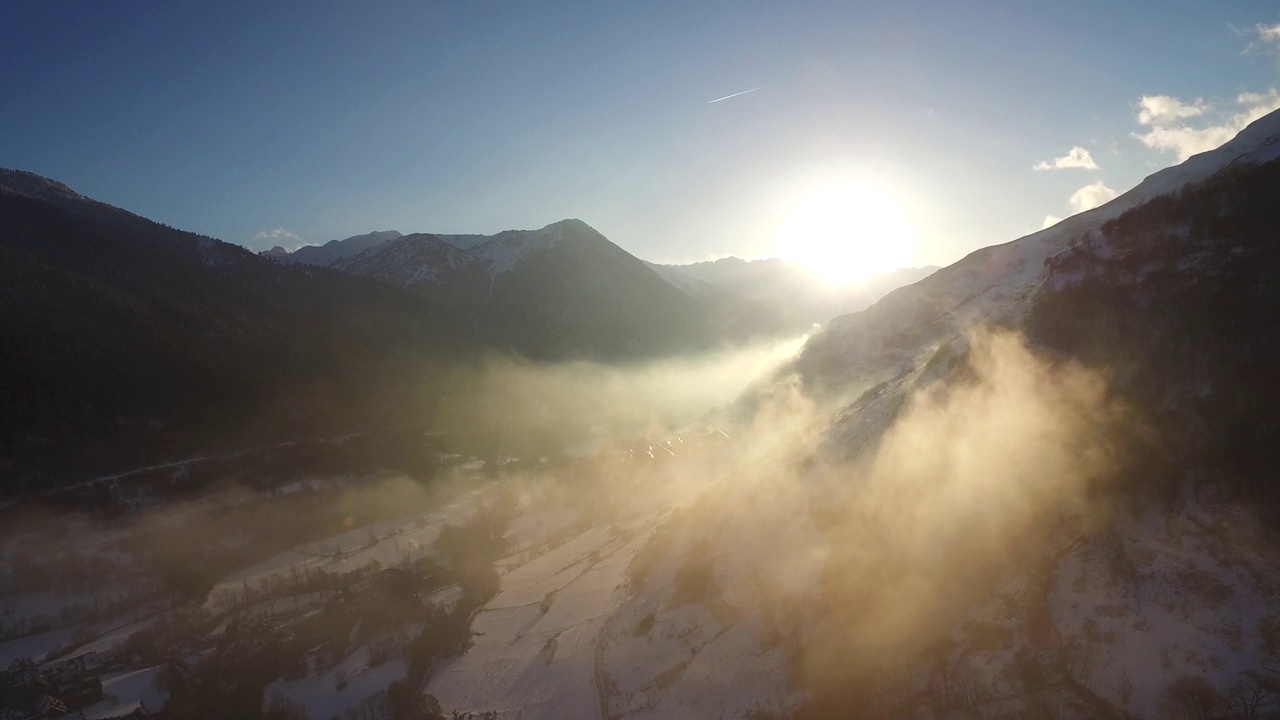 日落与雪山视频素材