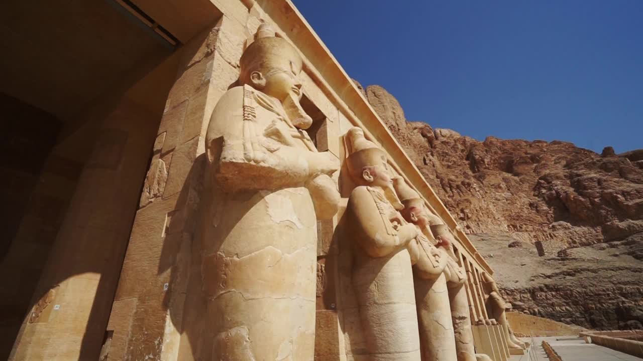 埃及底比斯，卢克索，代尔巴哈里山谷的哈特谢普苏特神庙视频下载