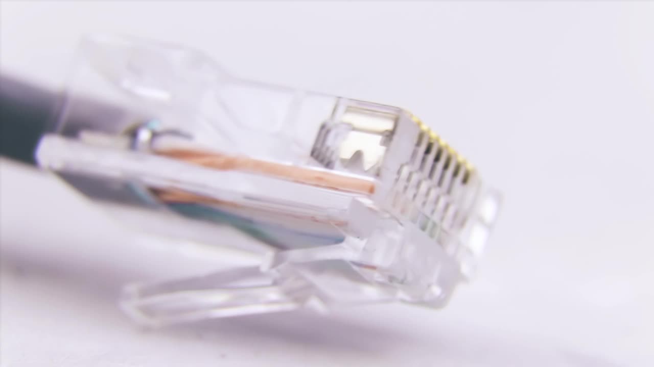 Internet网络连接器，rj45。8 p8c统一连接器。数据网络电缆。用于连接internet网络的局域网电缆。视频下载