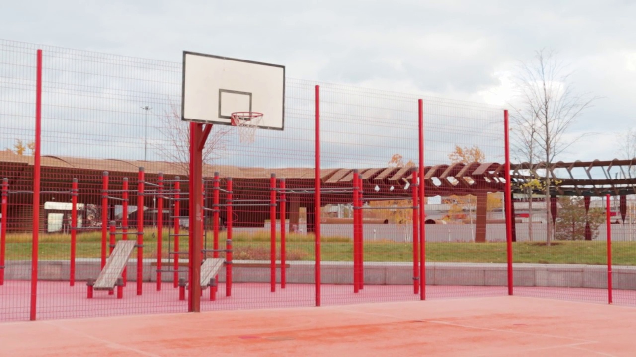 篮球场ring pink color coating rubber sports game视频素材