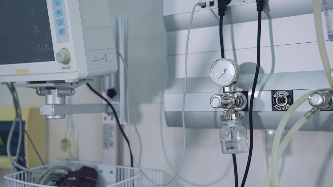 空荡荡的重症监护室新医院的现代复活病房。视频素材