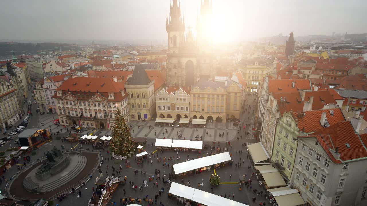 布拉格的天际线和圣诞市场视频下载