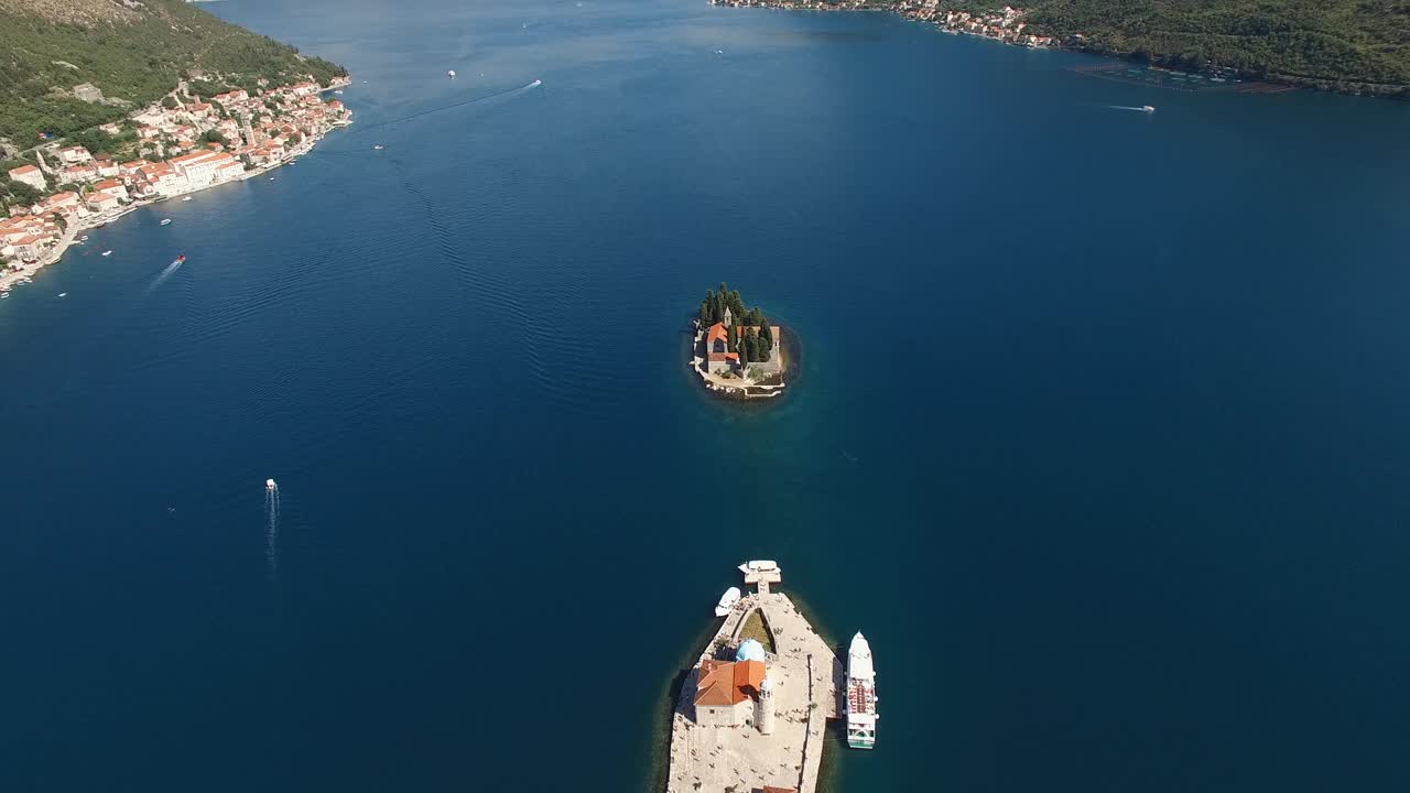 无人机拍摄的黑山佩拉斯特附近岛屿视频素材