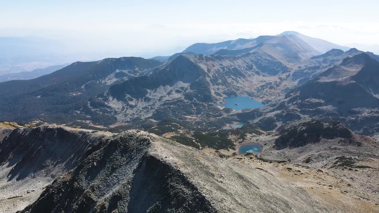 保加利亚皮林山Polezhan峰鸟瞰图视频素材