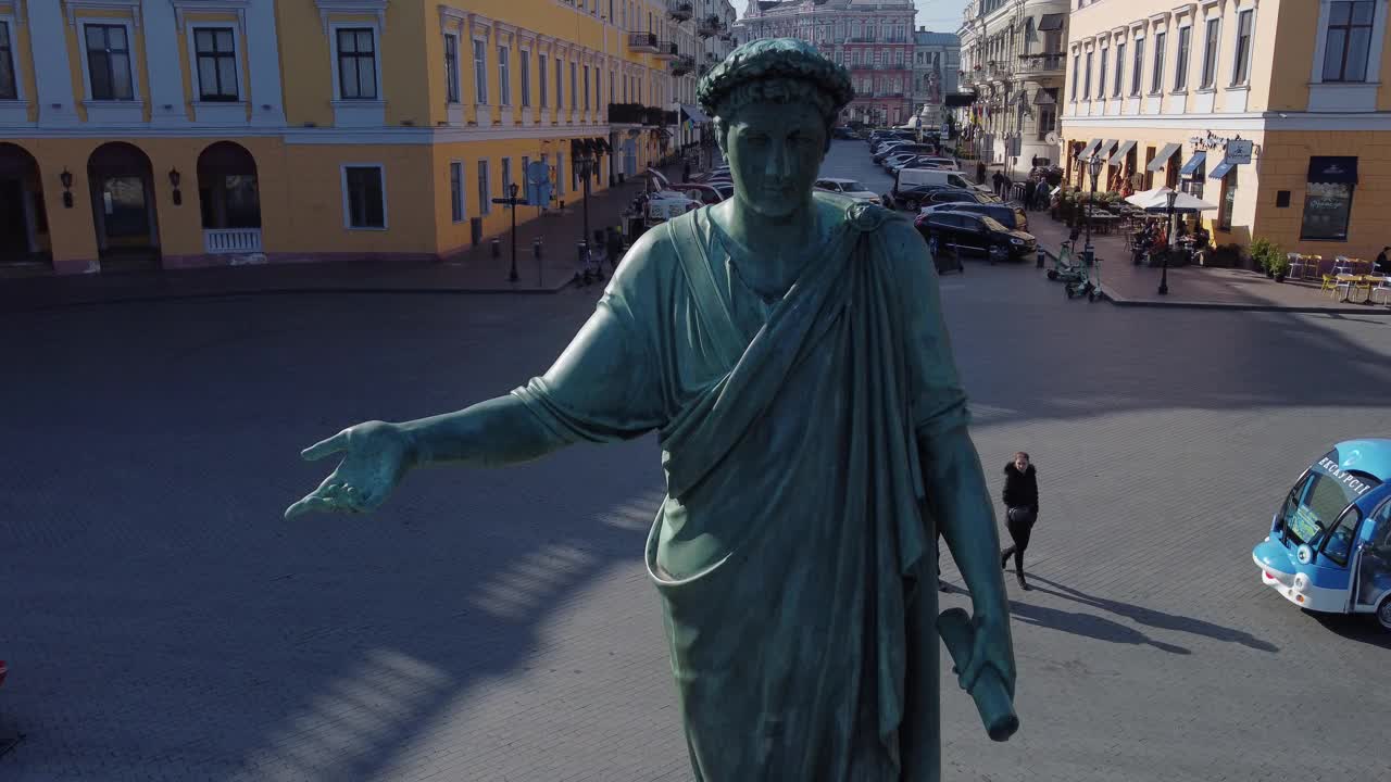 黎塞留公爵纪念碑，波将金阶梯，敖德萨海港全景，放大视频下载