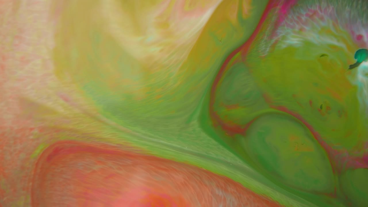混合颜料的颜色，变形形状的抽象背景。旋转染料创造的惊人的移动图像。视频素材