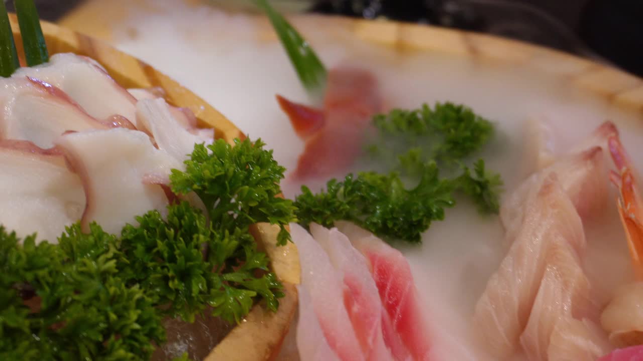 日本混合生鱼片视频素材