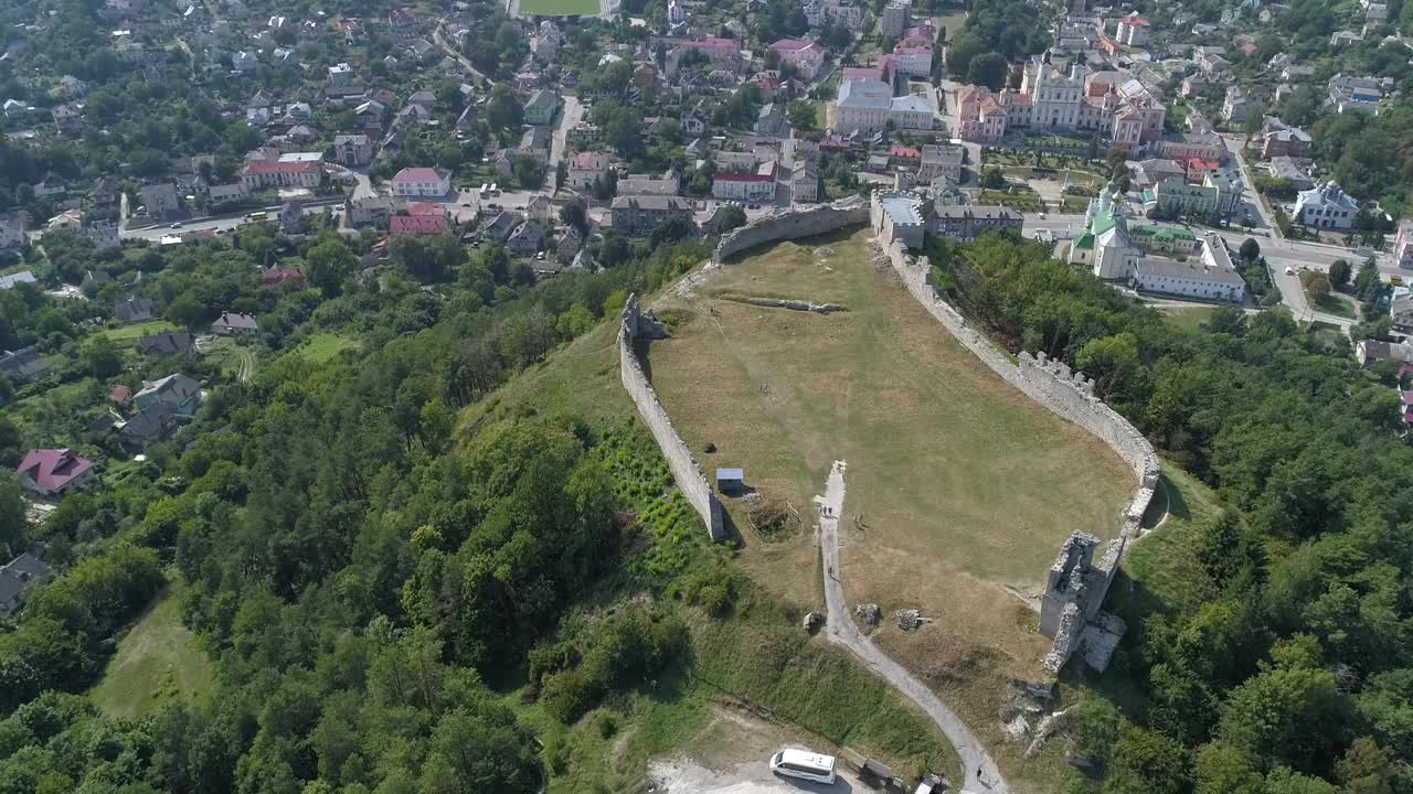 乌克兰克雷梅涅茨的古堡垒博纳塔视频下载
