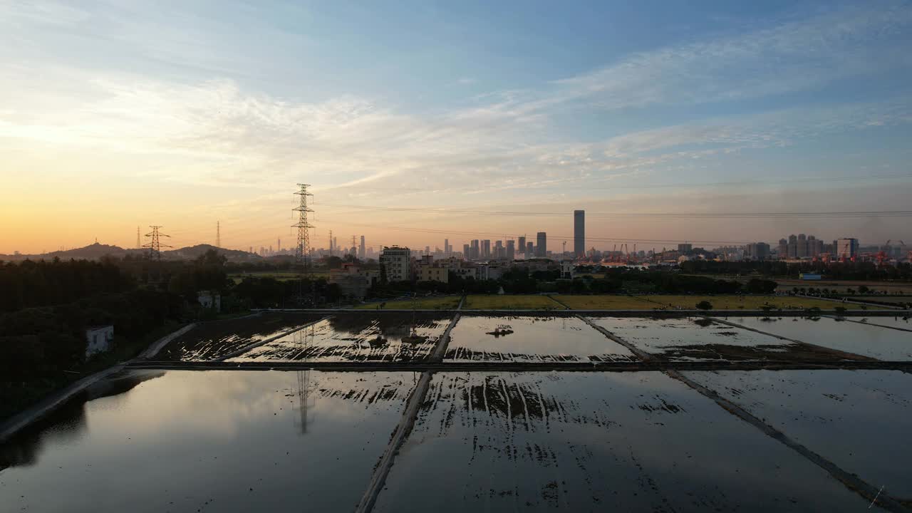 向上倾斜的城市景观在广州，中国视频下载