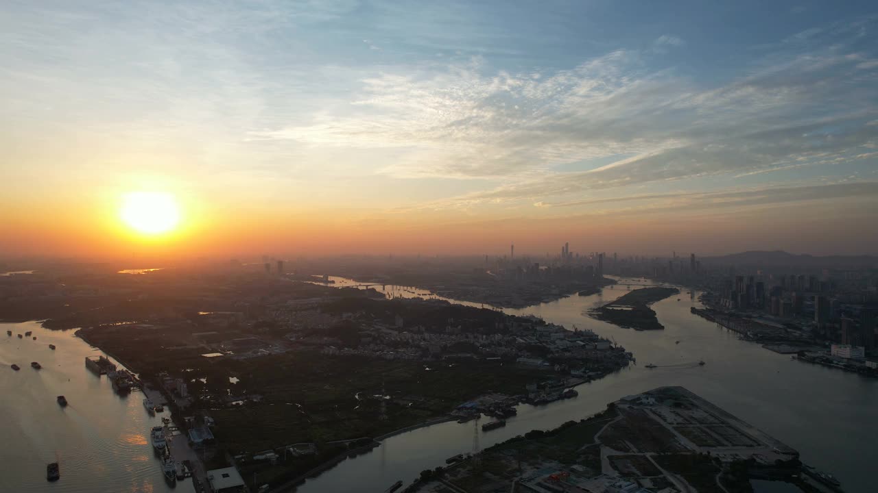 向上倾斜的城市景观在广州，中国视频下载