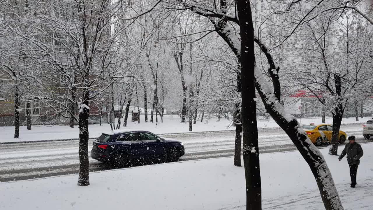 莫斯科街道上的降雪视频素材