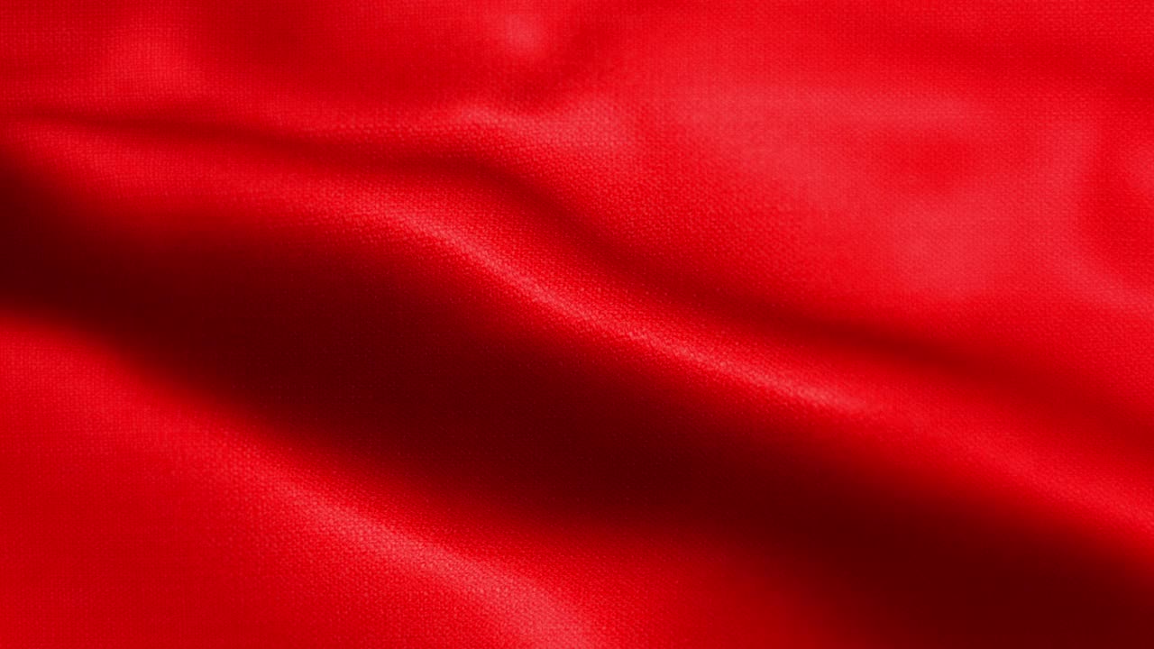 彩色空白挥舞和动画布旗纹理红色背景可循环Stock视频-适用于位移地图使用-缎面织物动画视频素材
