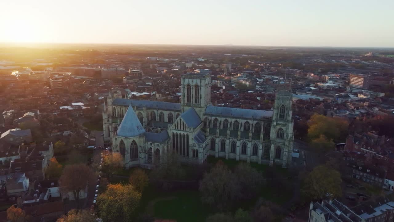 约克大教堂(大教堂和圣彼得在约克)，约克市，英国视频下载