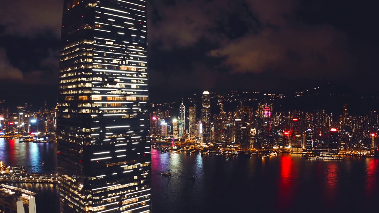 香港维多利亚港夜间鸟瞰图视频下载