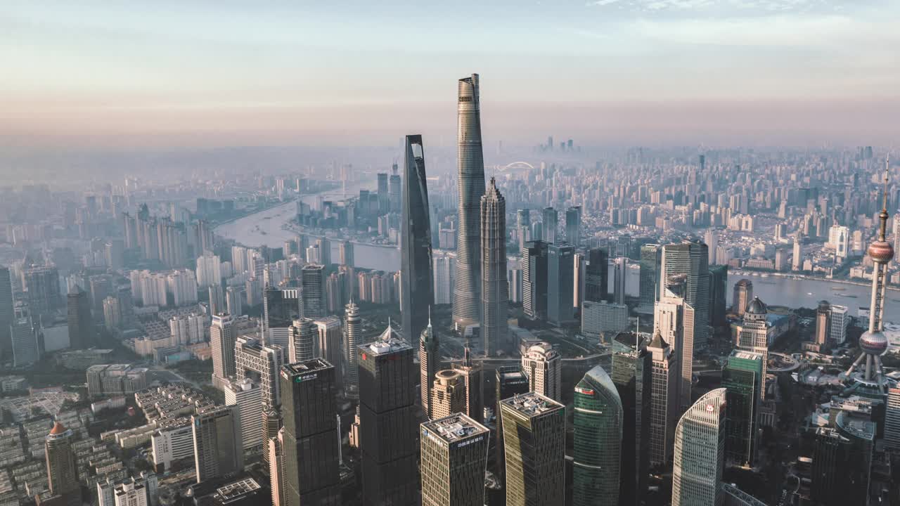 T/L PAN上海天际线鸟瞰图视频素材