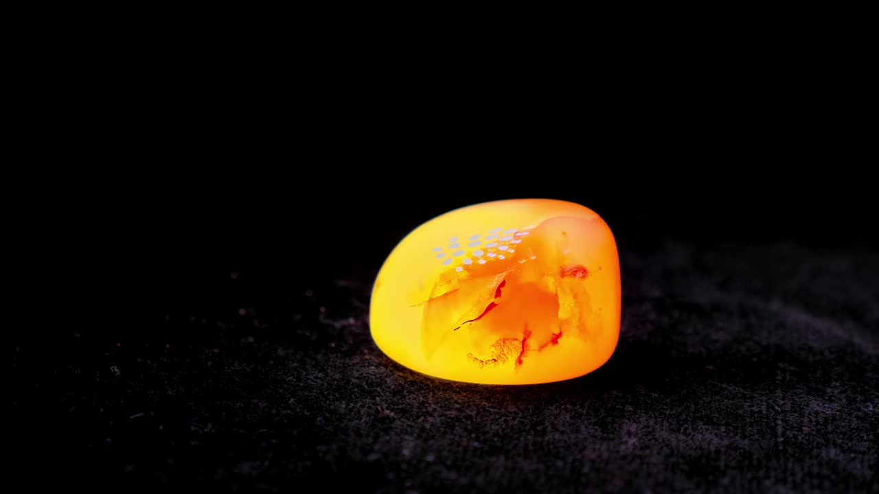 橙色宝石矿物石英视频素材