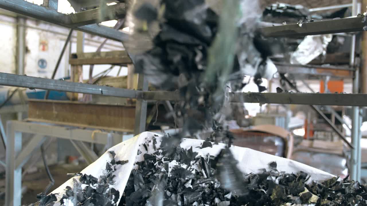 塑料回收工厂视频下载