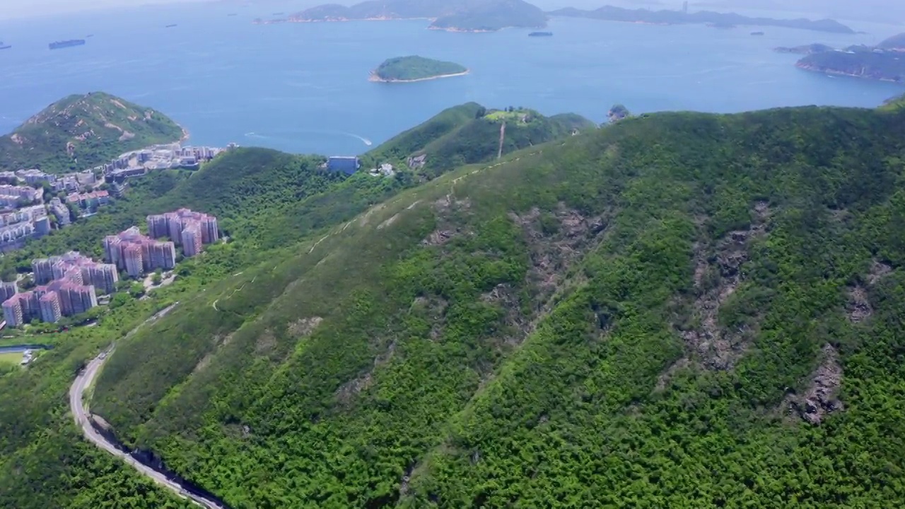 空中俯瞰香港著名的龙背徒步旅行路线视频下载