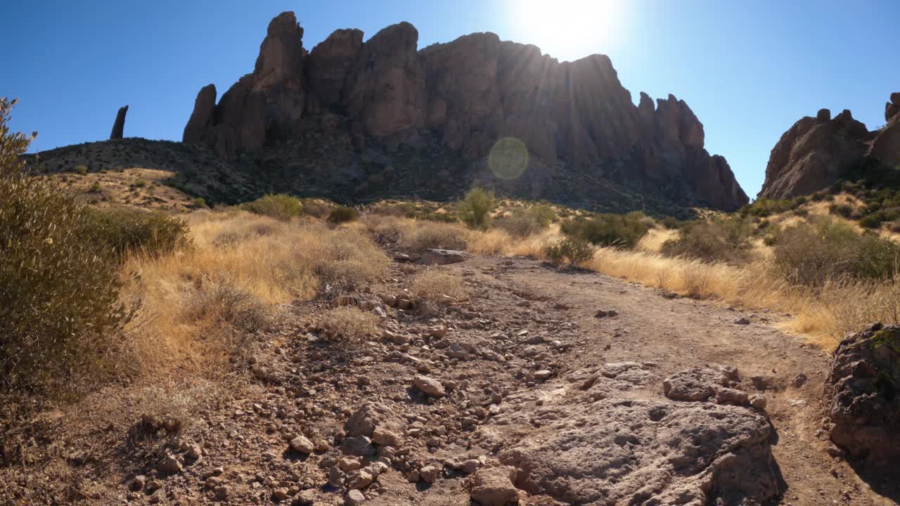 亚利桑那州凤凰城的低登山步道地形透视视频素材
