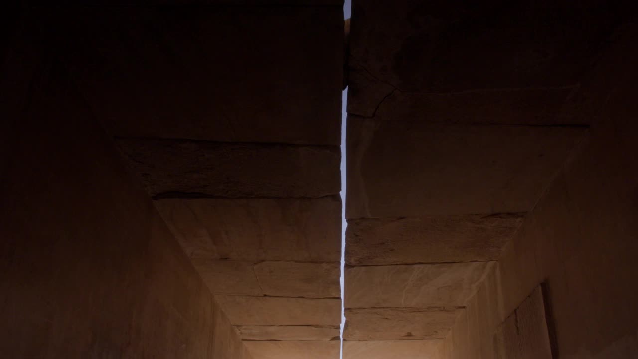 倾斜拍摄的乌纳斯堤道在萨卡拉视频下载