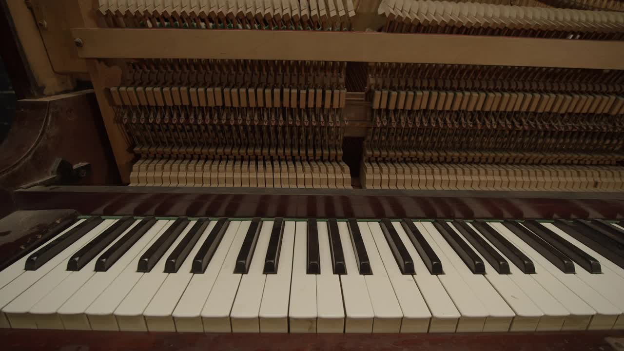 钢琴能自己演奏视频素材