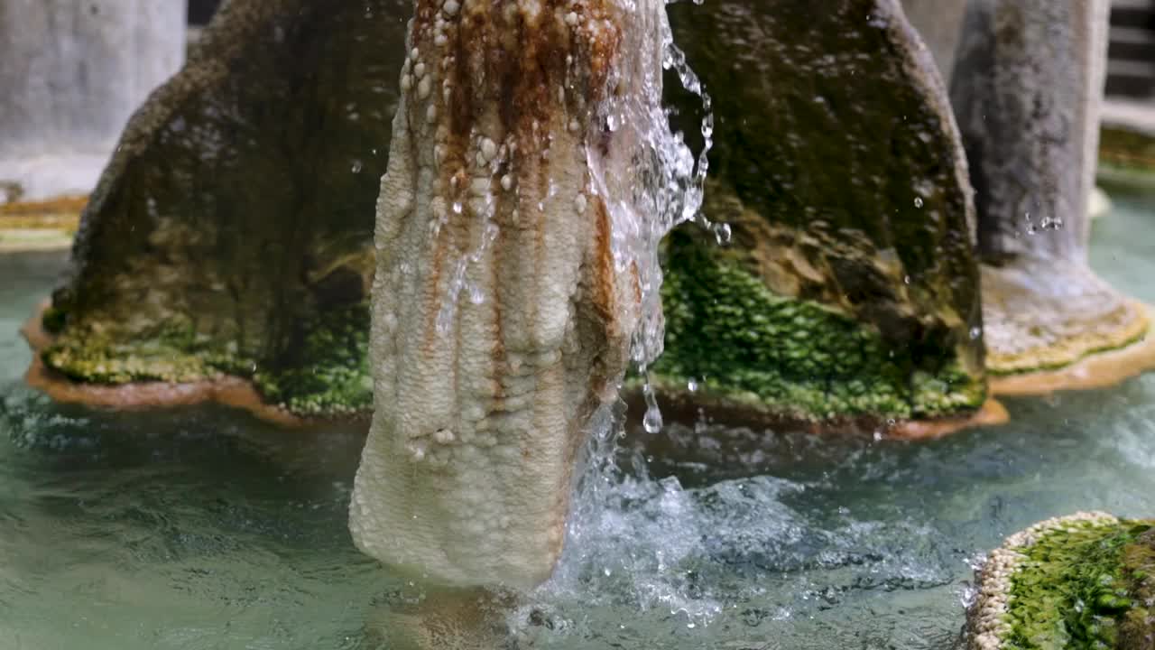 热矿物喷泉视频下载