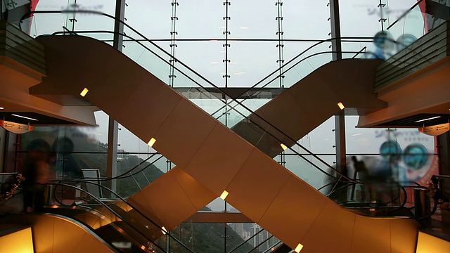 商场自动扶梯的延时录像(HD 1080)视频素材