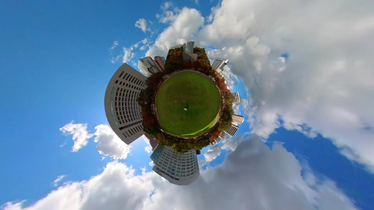 公园绿地和城市建筑360度延时拍摄，360度，小行星，行星地球。视频下载