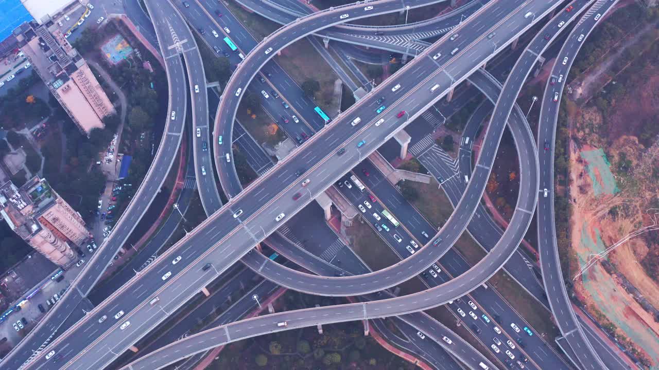 高清航拍上海城市高速公路夜间交通视频下载
