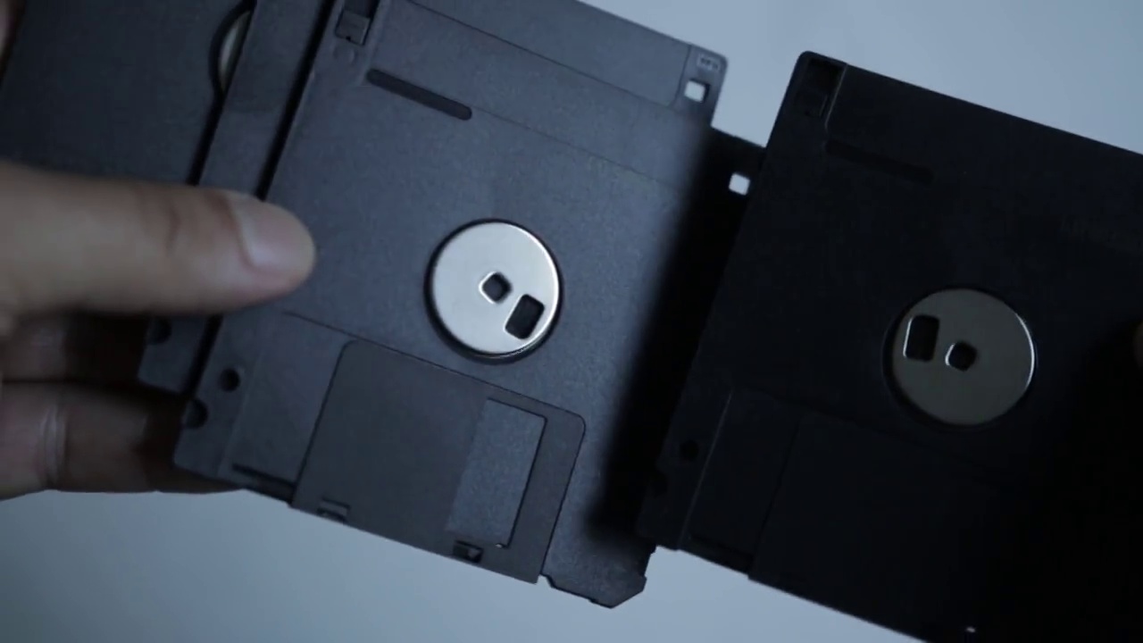 从90年代早期开始，人们就拥有1.44Mb的磁盘，但现在大部分都没用了视频下载