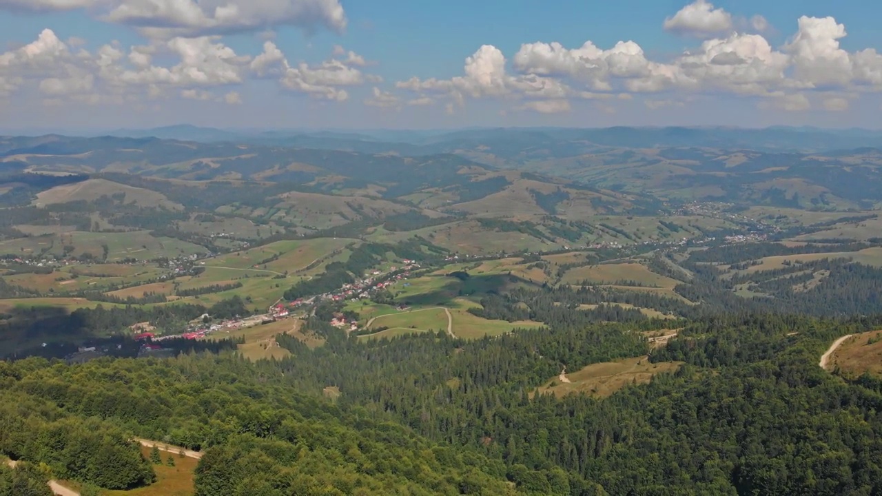 无人机在山区拍摄的航拍照片视频素材