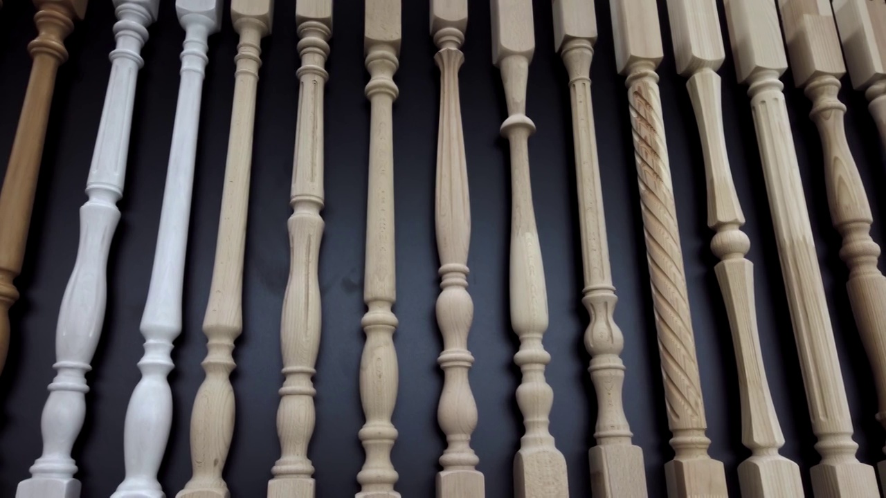不同类型和颜色的楼梯木栏杆视频素材