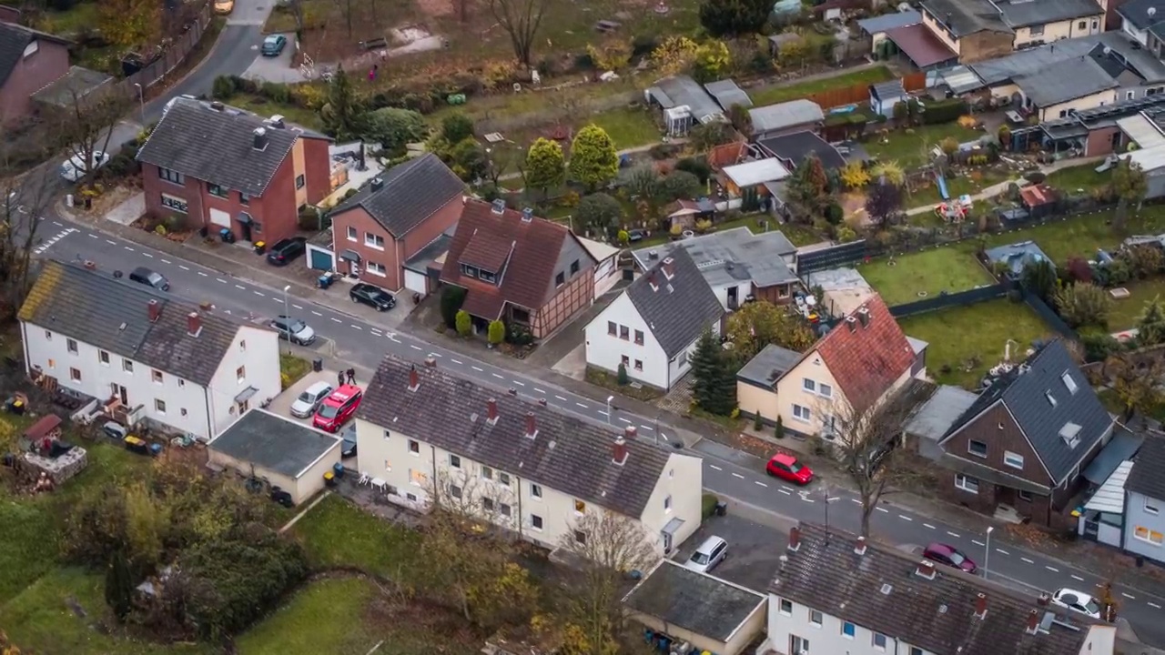 鸟瞰德国郊区的房屋视频素材