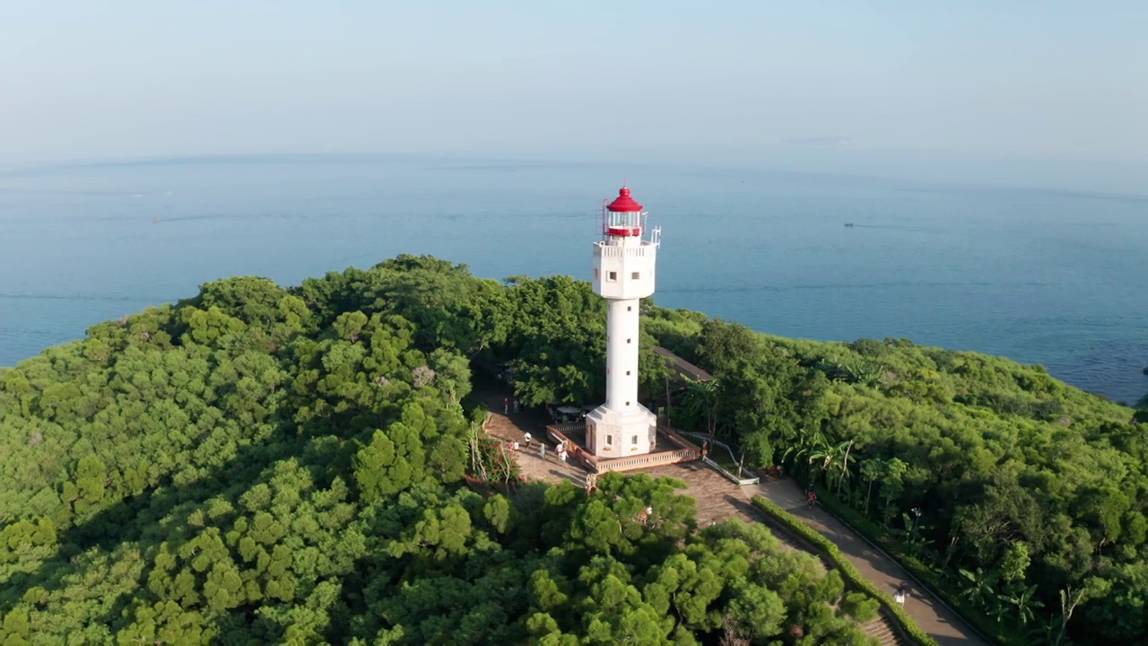 一个岛上的灯台视频下载