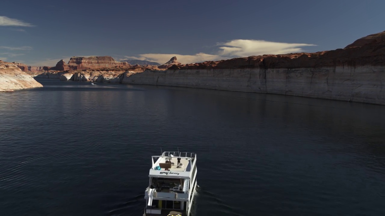 美国犹他州，峡谷湖/格伦峡谷的游船天桥视频下载