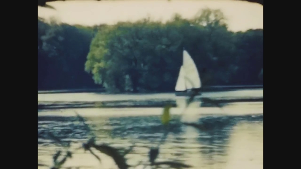 1969年，英国，河上的帆船视频下载