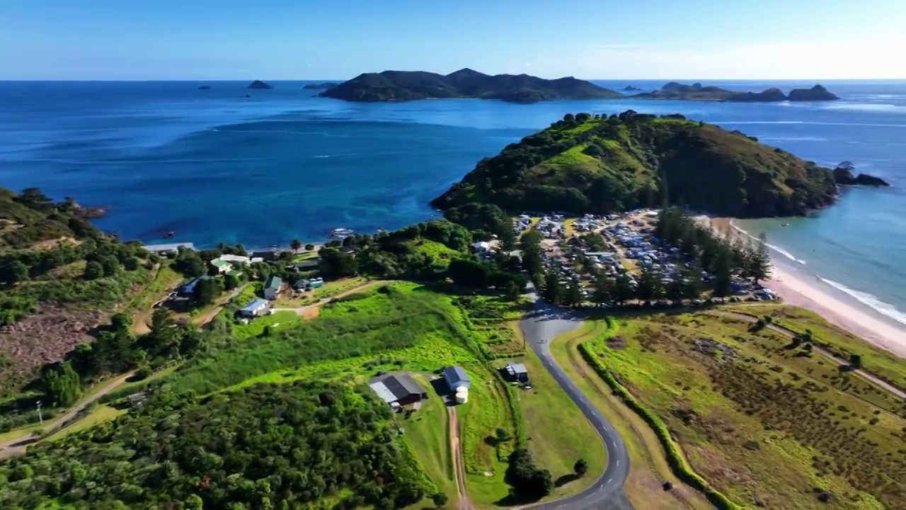 鸟瞰新西兰的海岸线视频下载
