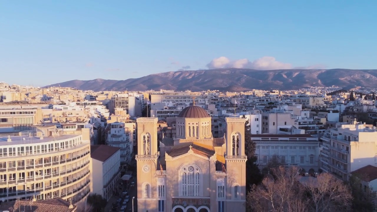 航拍雅典历史中心-雅典大教堂，雅典卫城，Monastiraki, lycabetus山，希腊视频下载