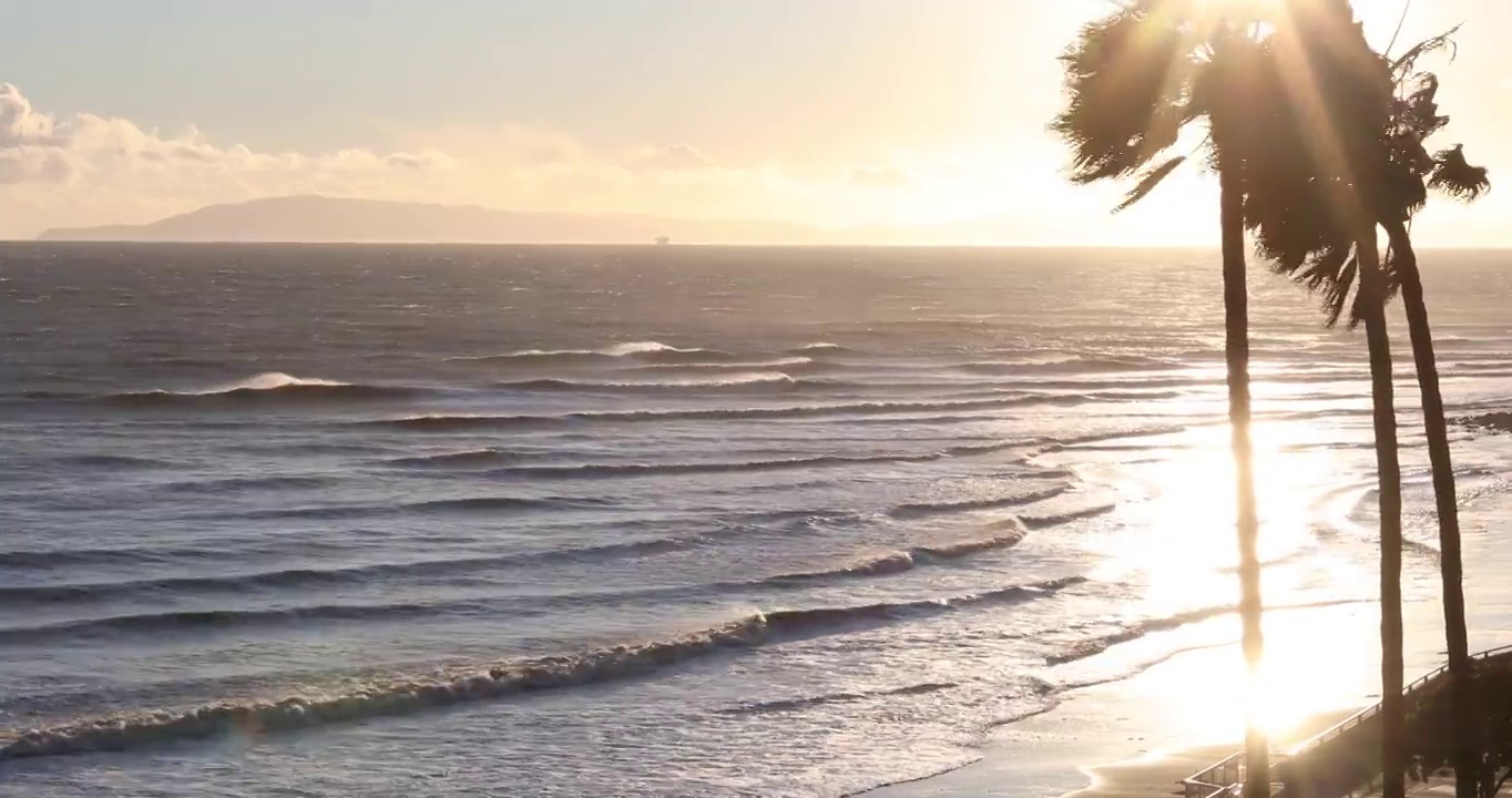 升起的海景，海滩和日落视频下载