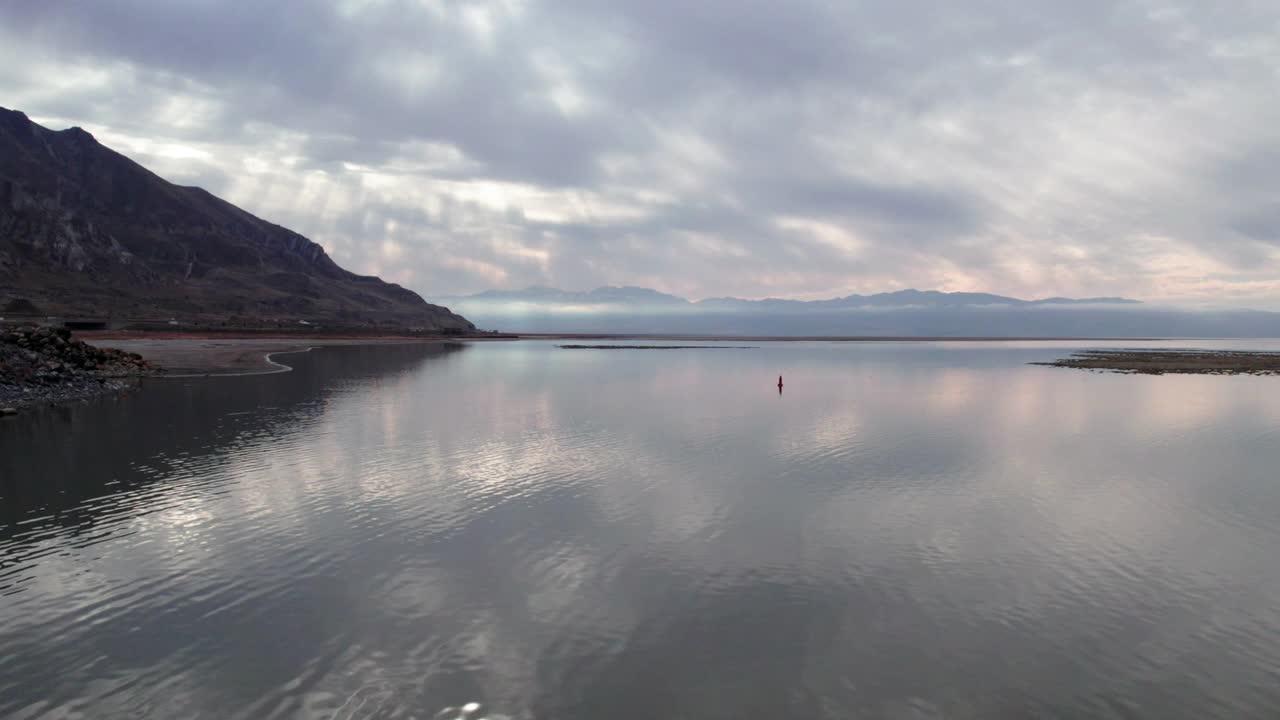 无人机拍摄的大盐湖视频下载
