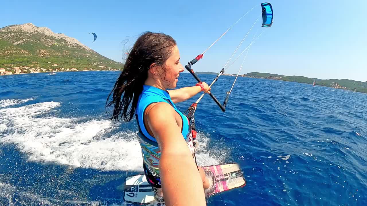 女性风筝冲浪者视频下载